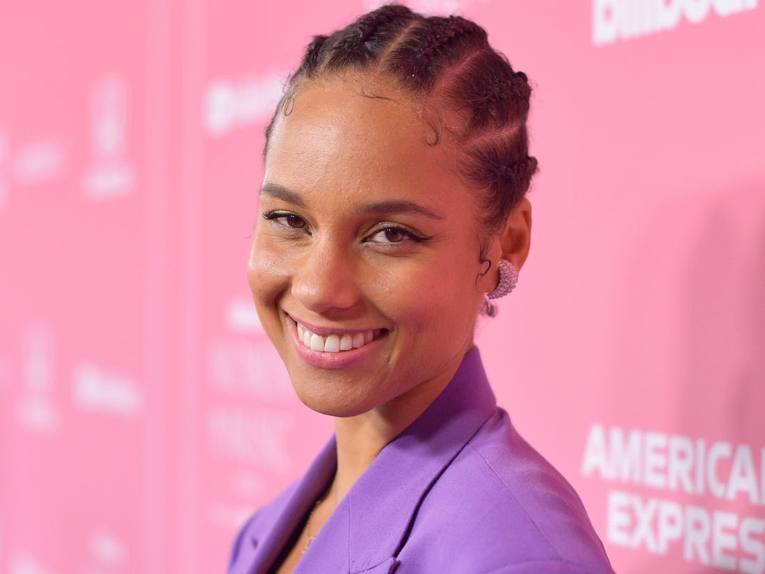See What Your Favorite Celebrities Look Like Without Makeup